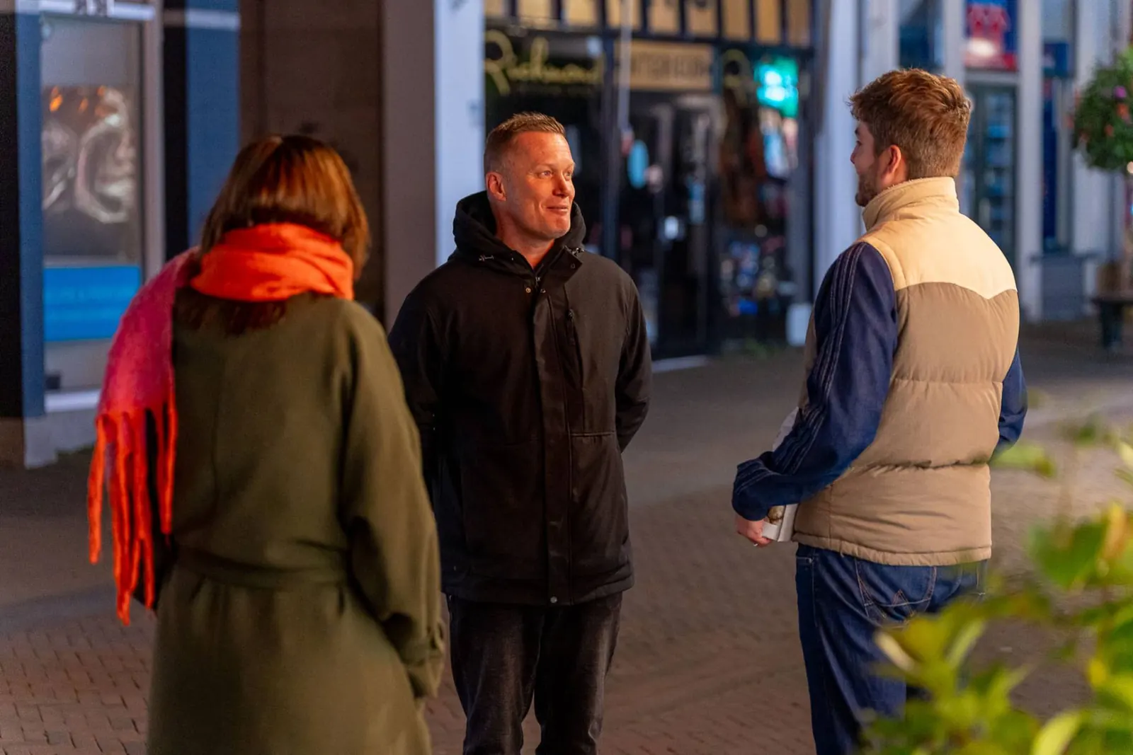 Deelnemers in gesprek tijdens een evangelisatietraining in Kampen